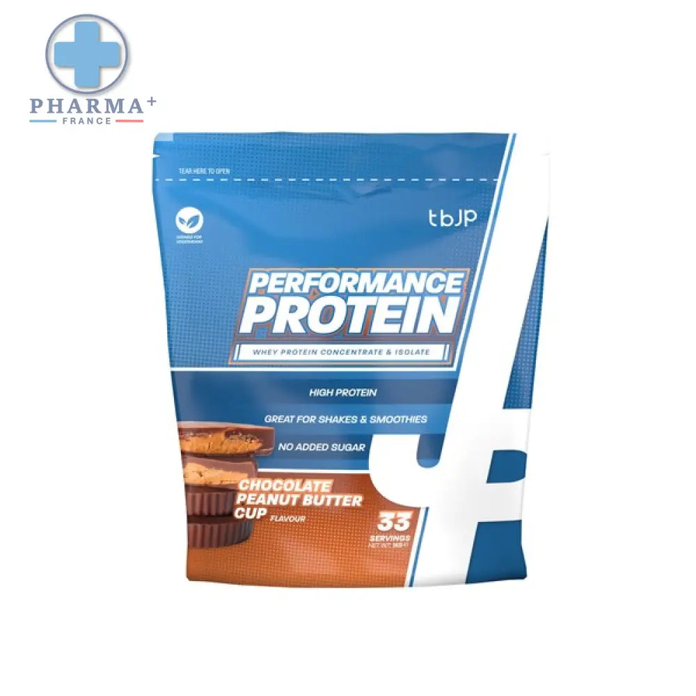 Pochette bleue et blanche de protéine performance trained by jp saveur chocolate peanut butter 2 kg