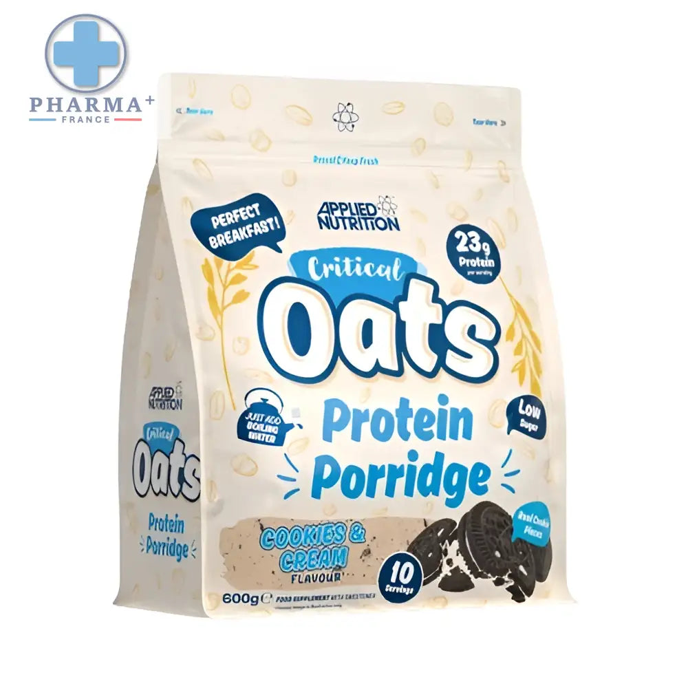 Un sachet blanc crème d applied nutrition critical oats porridge saveur cookies and cream avec illustrations ludiques d avoine et biscuits au chocolat