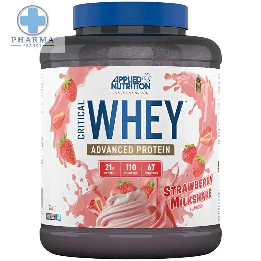 Conteneur translucide foncé avec lid bleu de poudre de protéine applied nutrition critical whey saveur strawberry milkshake 2 kg