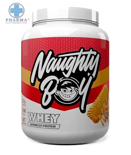 Naughty boy advanced whey protéine caramel biscuit 900 g avec étiquette rouge et jaune et mascotte de la marque