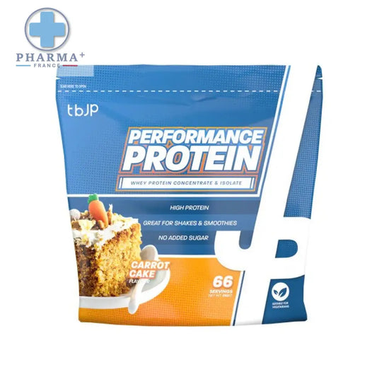 Pouch bleu et orange de trained by jp performance protéine carrot cake 2 kg saveur carrot cake avec image de gâteau sur le devant
